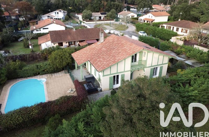 Maison - 140 m² - 5 pièces