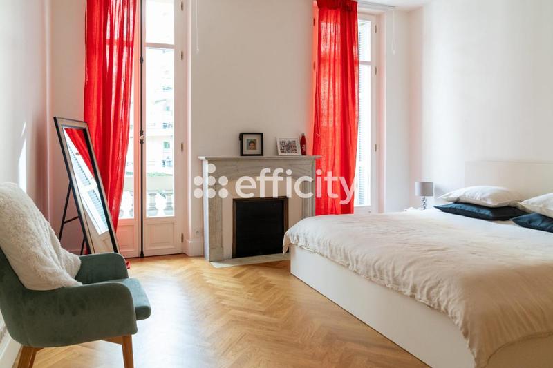 Appartement - 136 m² - 5 pièces