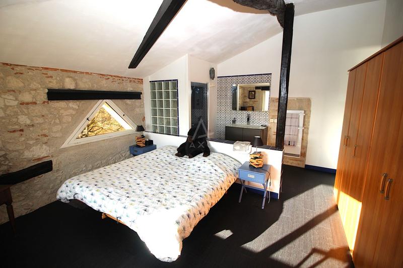 Maison en pierre - 300 m² - 9 pièces