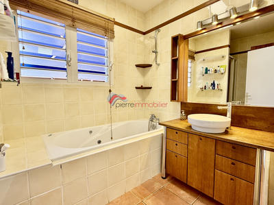 Appartement - 75 m² - 4 pièces