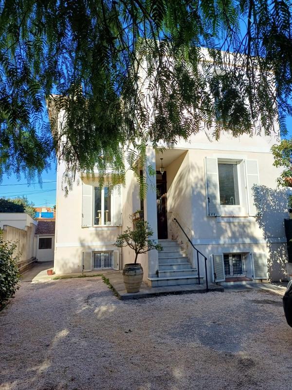 Maison bourgeoise - 230 m² - 10 pièces