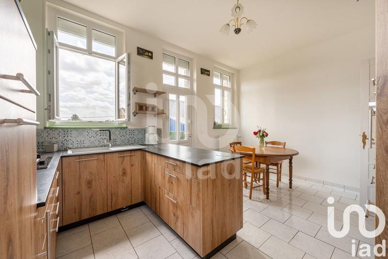 Maison - 248 m² - 9 pièces