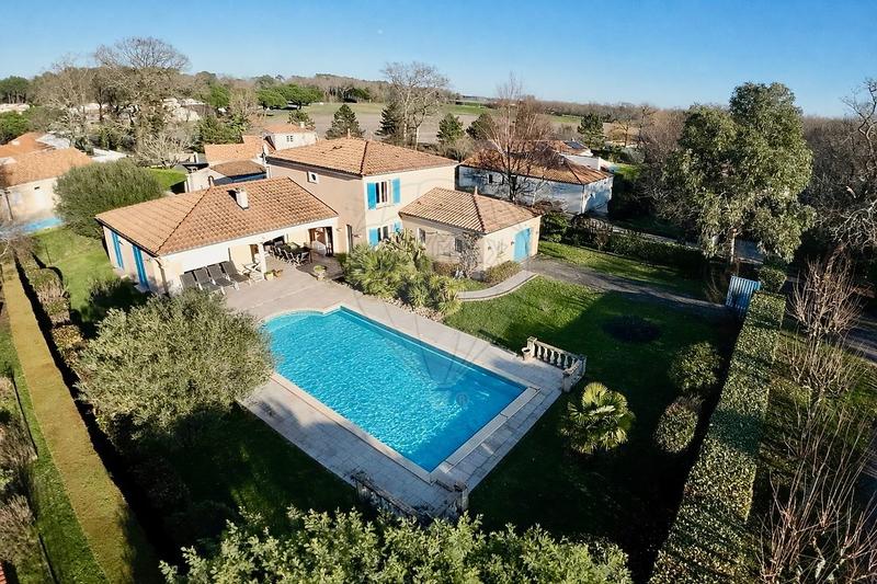 Villa - 177 m² - 6 pièces