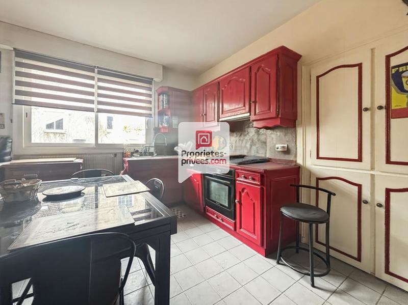 Maison - 2 040 m² - 10 pièces