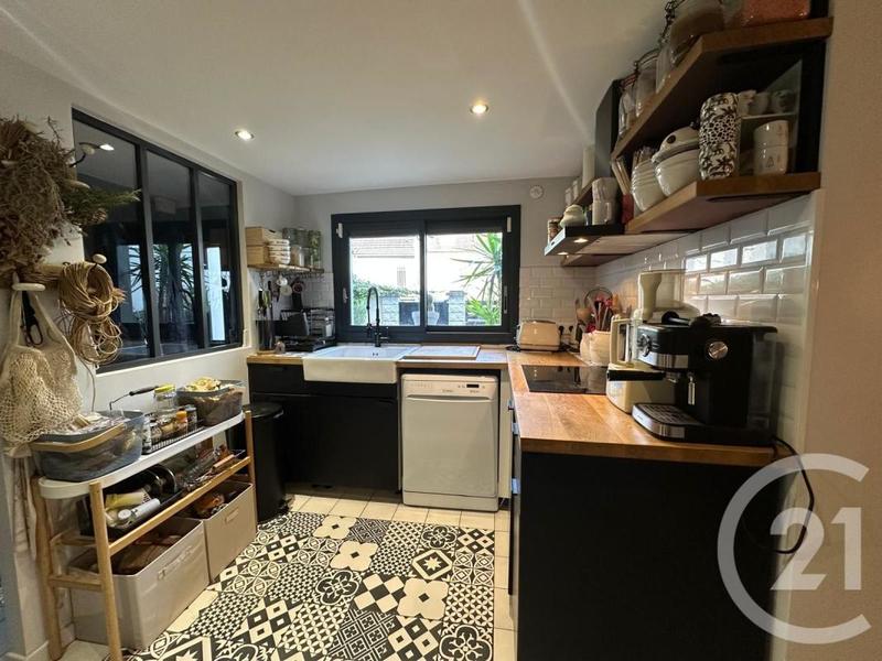 Maison - 107 m² - 6 pièces