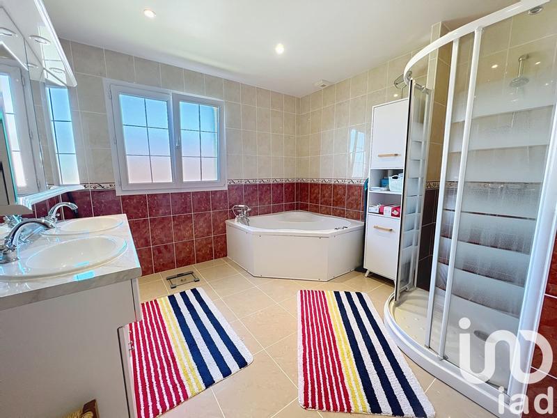 Maison - 281 m² - 10 pièces