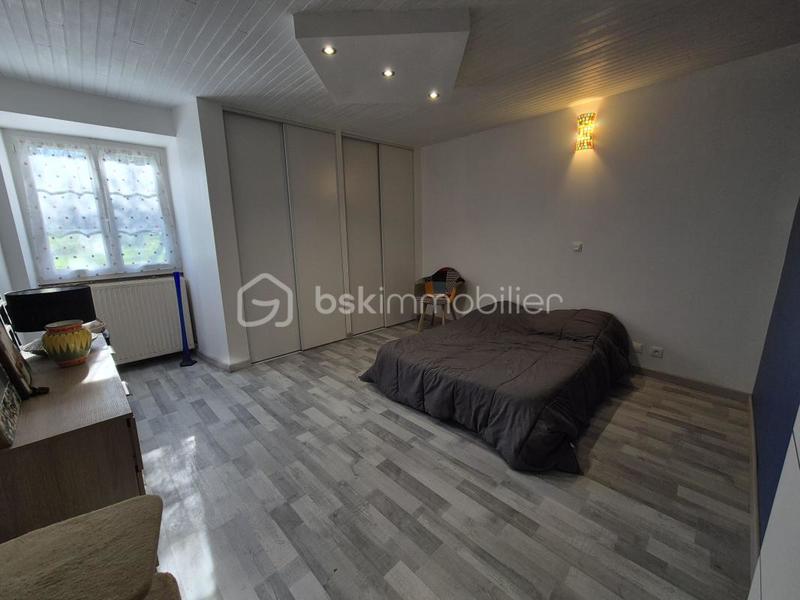 Propriété - 210 m² - 7 pièces