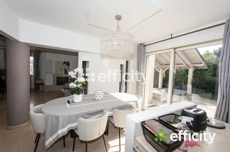 Pavillon - 183 m² - 5 pièces