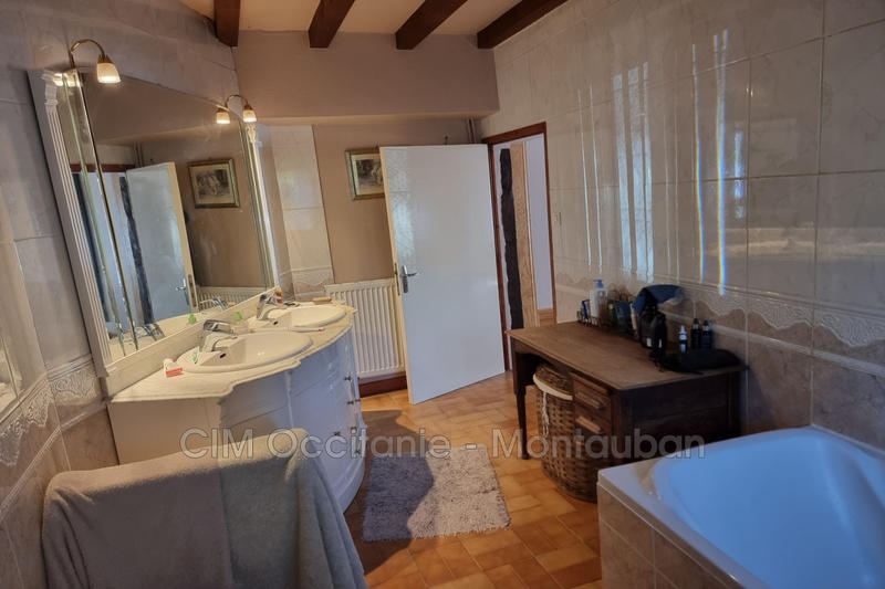 Maison - 275 m² - 8 pièces