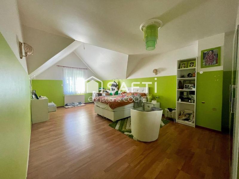 Maison - 171 m² - 9 pièces