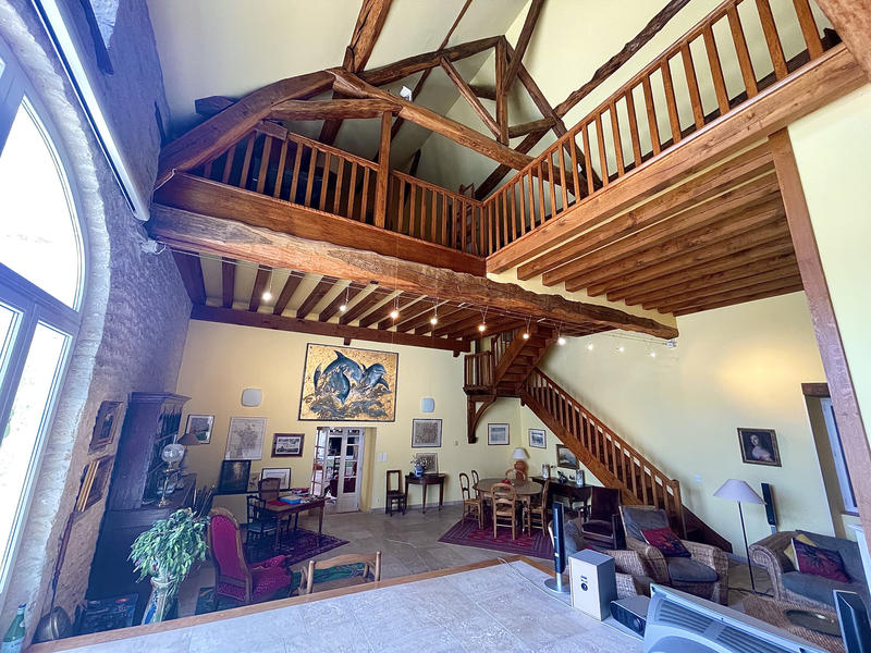 Maison - 372 m² - 9 pièces