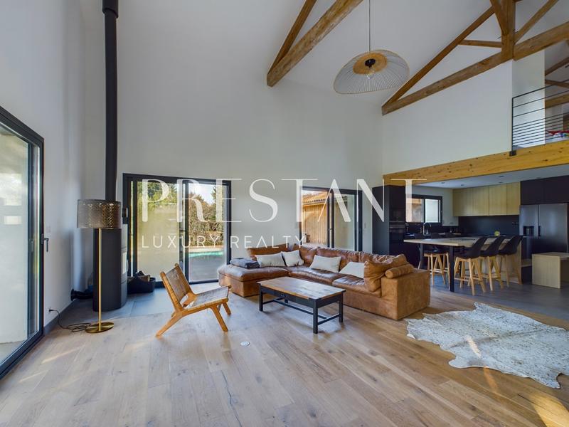 Maison - 150 m² - 4 pièces