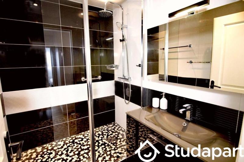 Chambre - 9 m² - 1 pièce