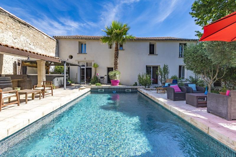 Maison - 419 m² - 9 pièces