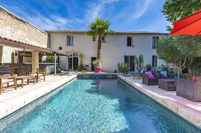 Maison - 419 m² - 9 pièces