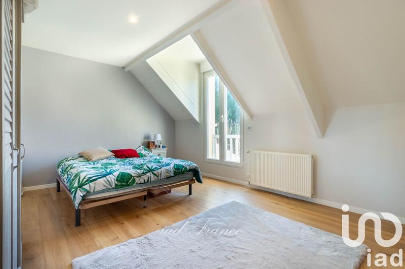 Maison - 230 m² - 8 pièces