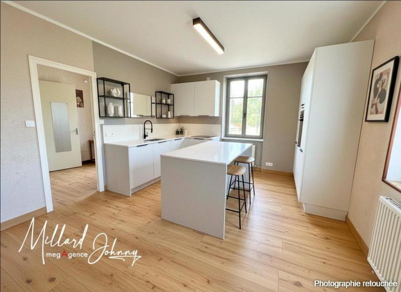 Maison - 104 m² - 4 pièces