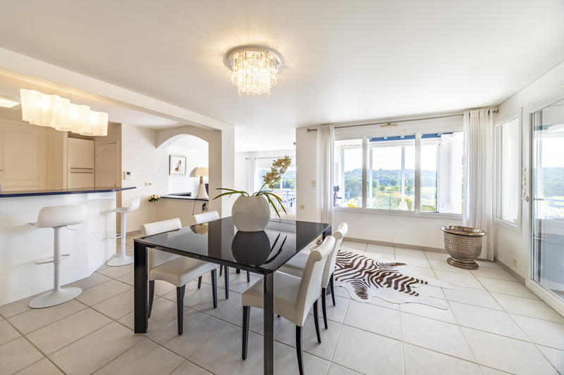 Villa - 200 m² - 5 pièces