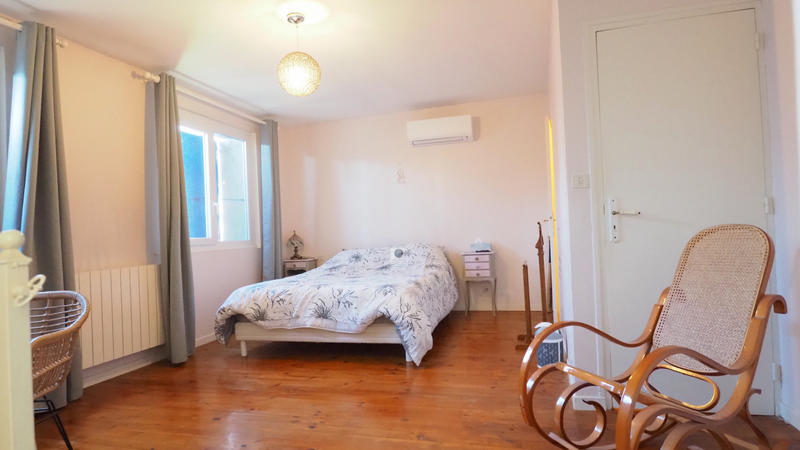 Maison - 236 m² - 7 pièces