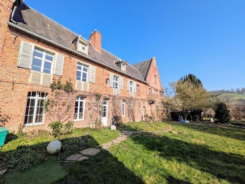 Maison - 534 m² - 16 pièces