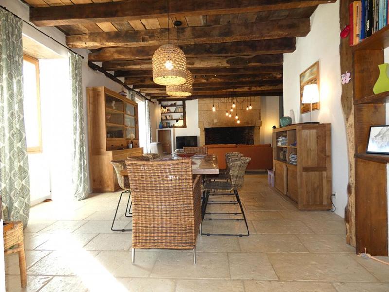 Maison - 260 m² - 6 pièces