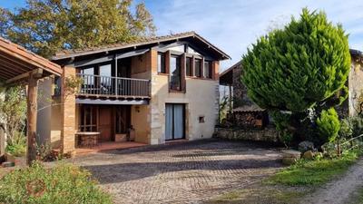 Propriété - 223 m² - 10 pièces