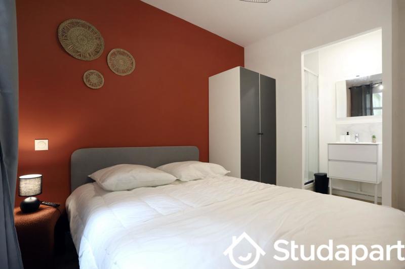 Chambre - 13 m² - 1 pièce