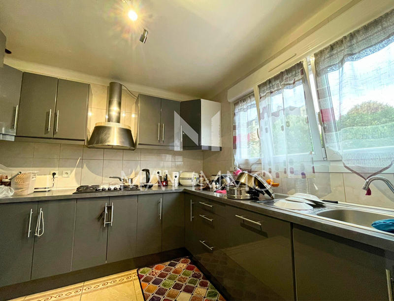 Maison - 175 m² - 7 pièces