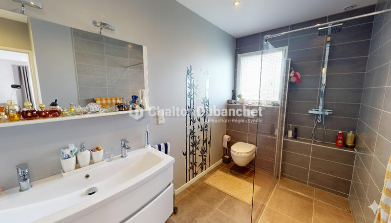 Villa - 200 m² - 8 pièces