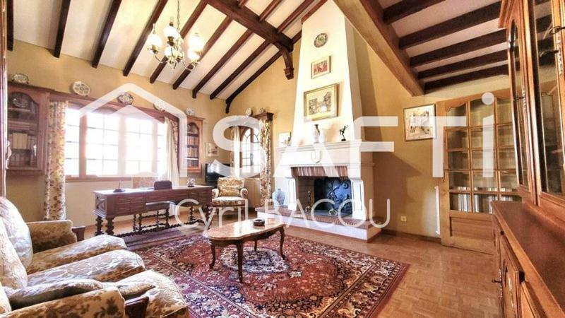 Maison - 200 m² - 6 pièces