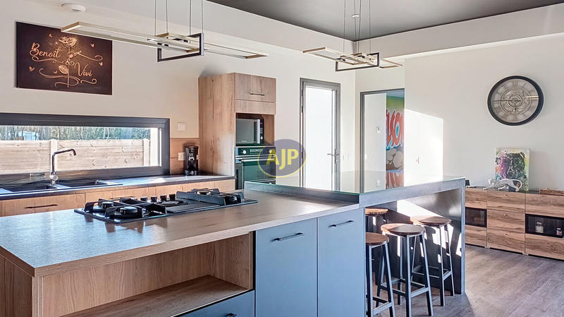 Villa - 200 m² - 6 pièces