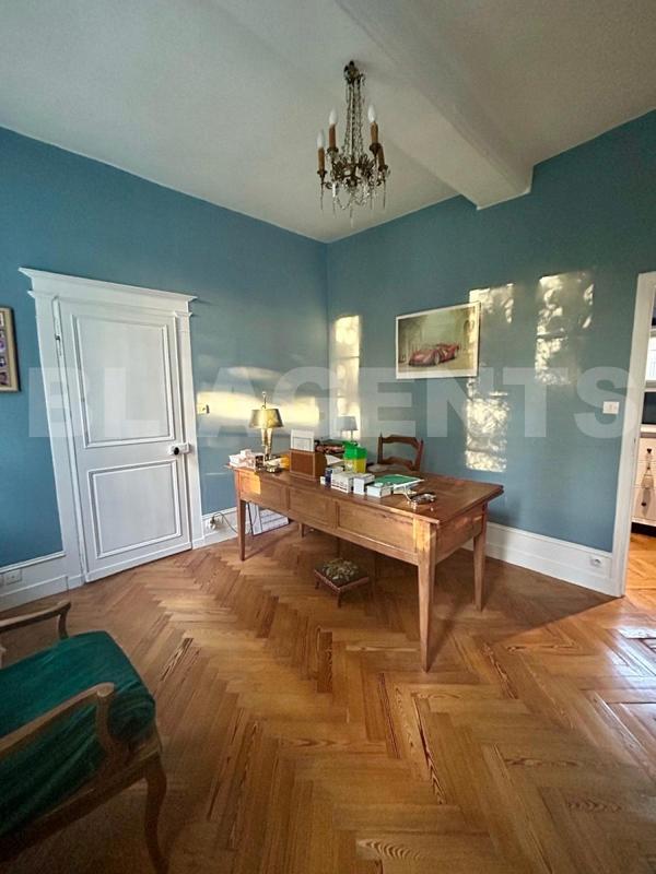 Demeure - 290 m² - 8 pièces