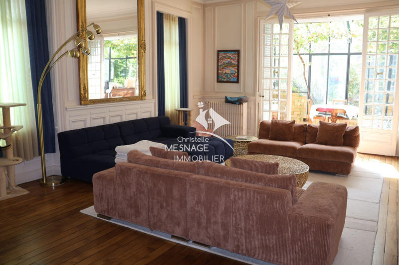 Maison - 483 m² - 14 pièces