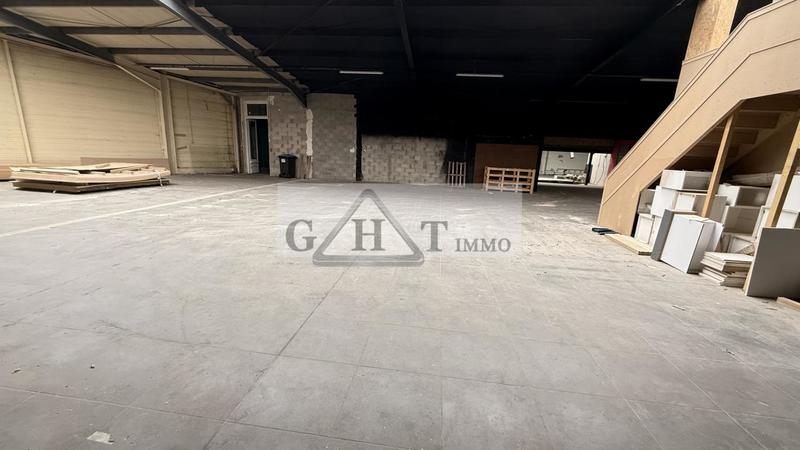 Entrepôt - 1 178 m²