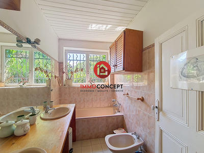 Maison ancienne - 236 m² - 10 pièces