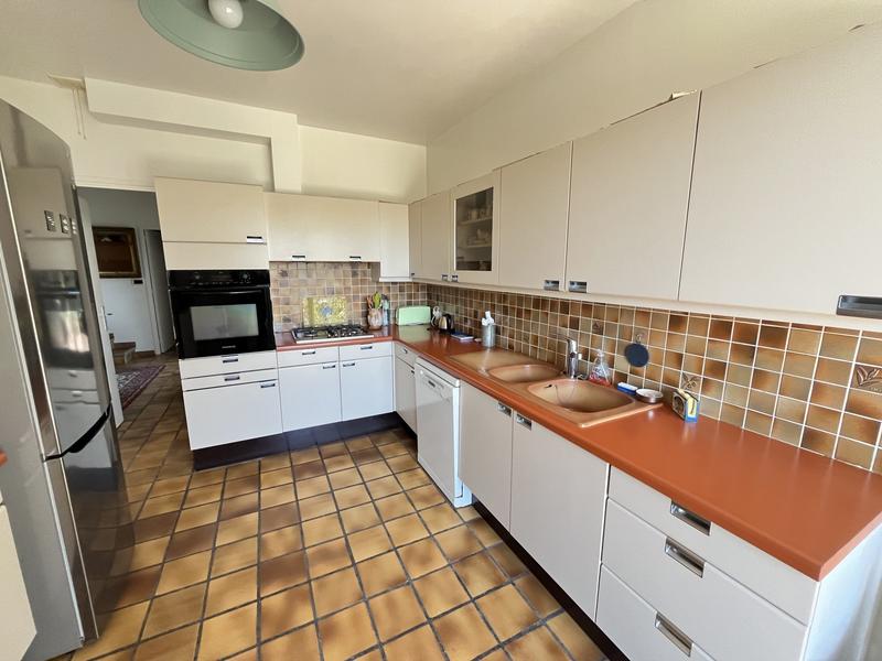 Maison contemporaine - 214 m² - 9 pièces