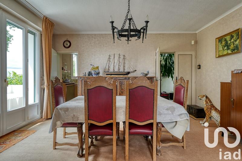 Maison - 223 m² - 8 pièces