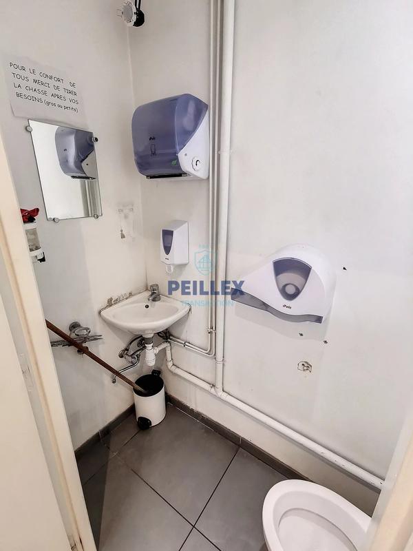 Local commercial - 88 m² - 4 pièces