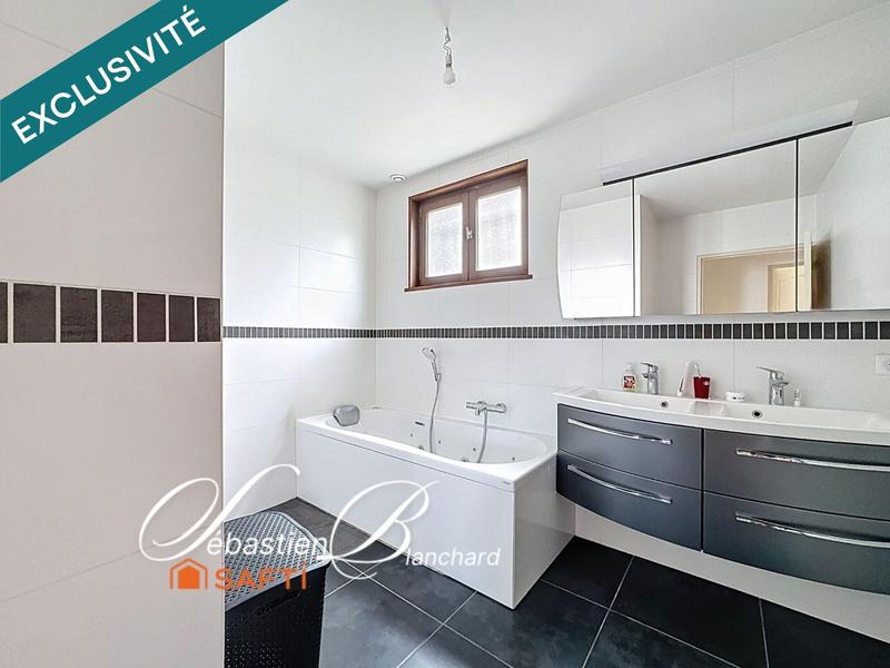 Villa - 270 m² - 9 pièces