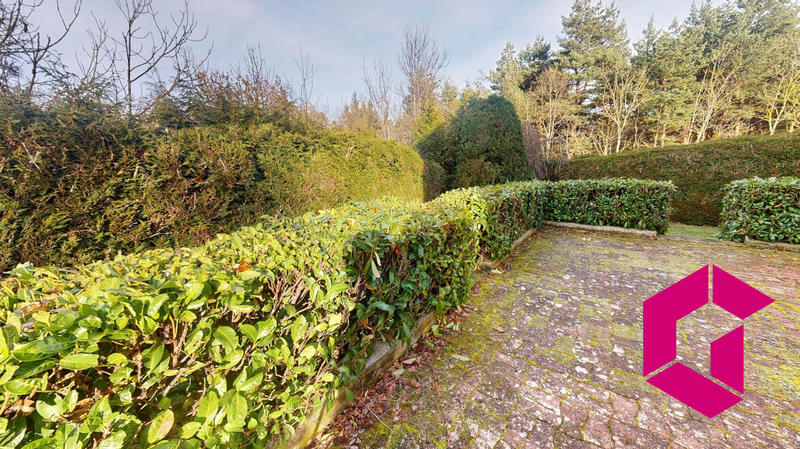 Maison traditionnelle - 243 m² - 5 pièces