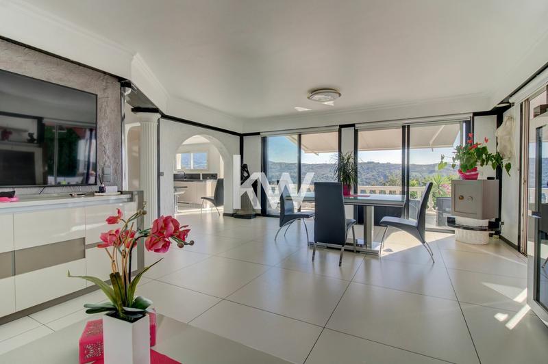 Maison - 147 m² - 6 pièces