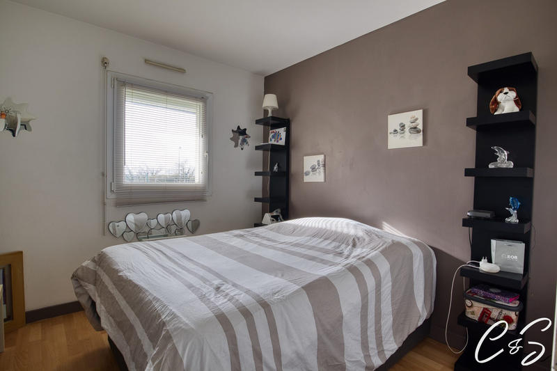 Maison - 95 m² - 5 pièces