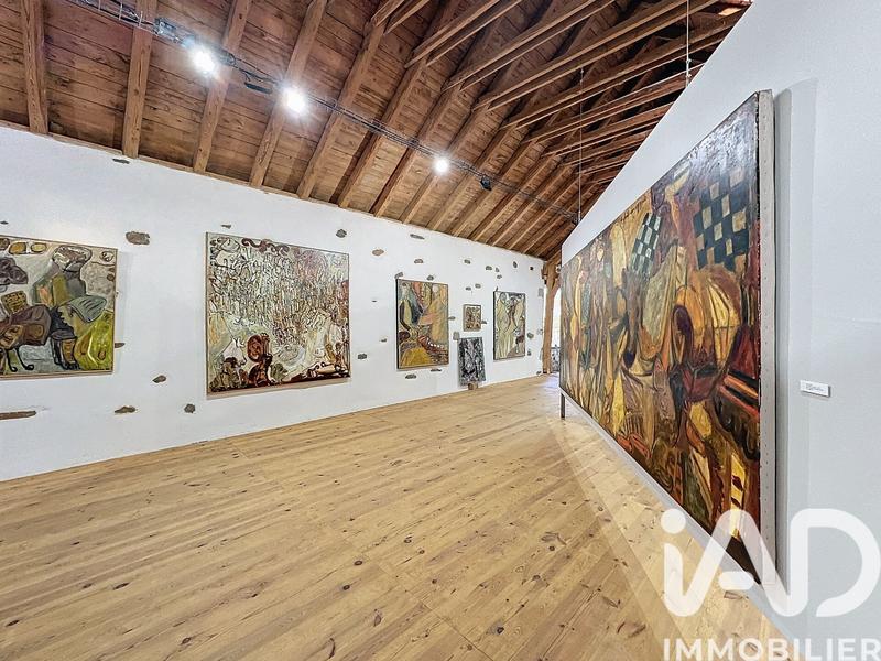 Maison - 270 m² - 11 pièces