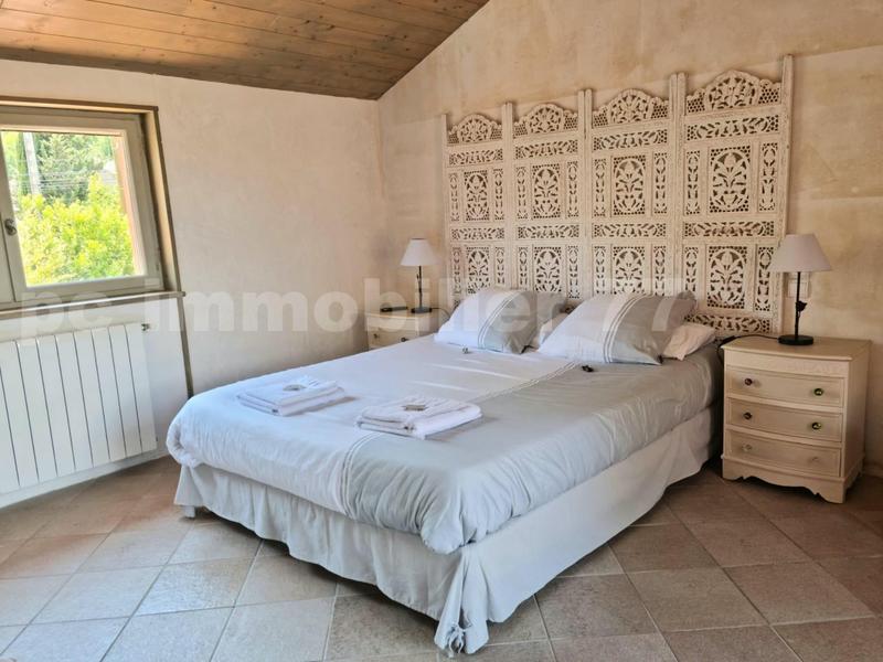 Villa - 199 m² - 9 pièces
