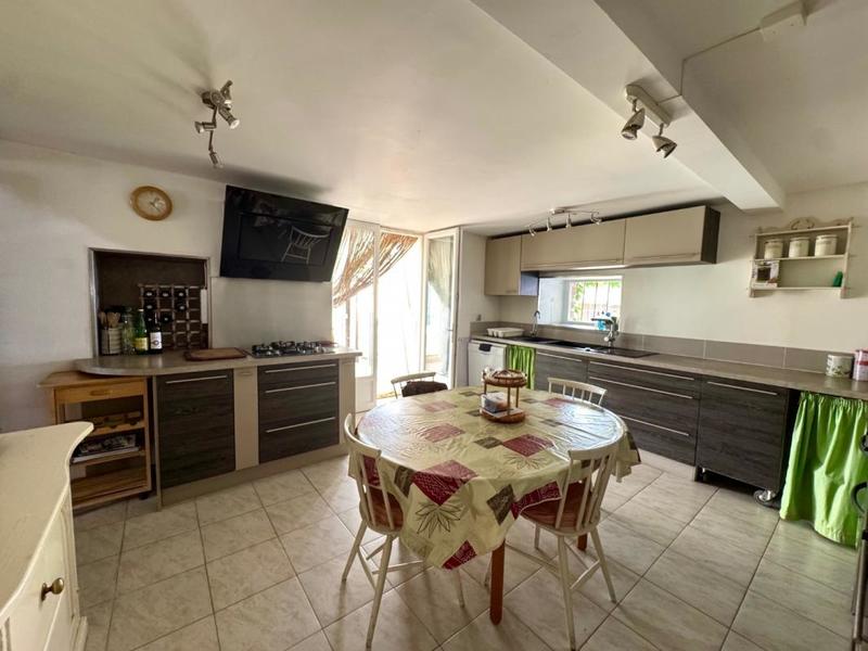 Maison - 159 m² - 6 pièces