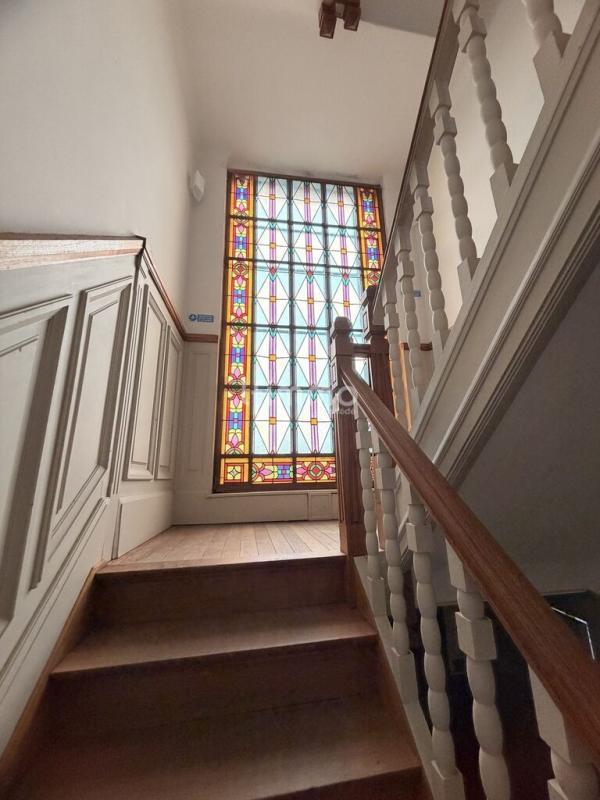 Maison - 239 m² - 12 pièces