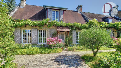 Maison - 286 m² - 10 pièces