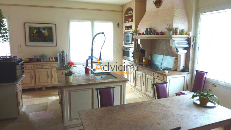 Maison - 198 m² - 6 pièces