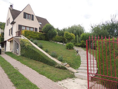 Maison - 130 m² - 8 pièces