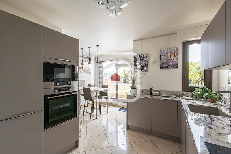 Appartement - 171 m² - 6 pièces